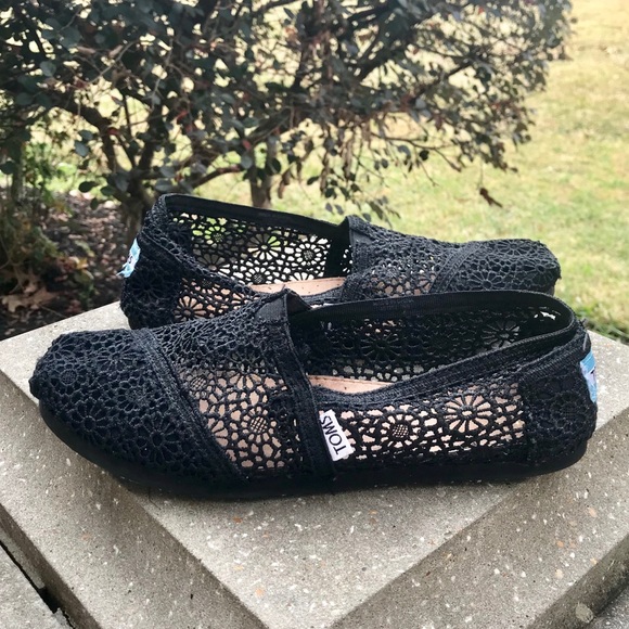 toms lace black